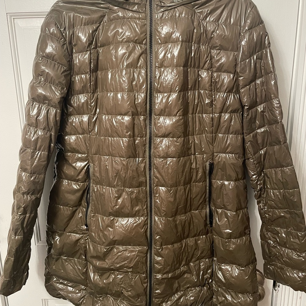Women's Oorolay packable down jacket